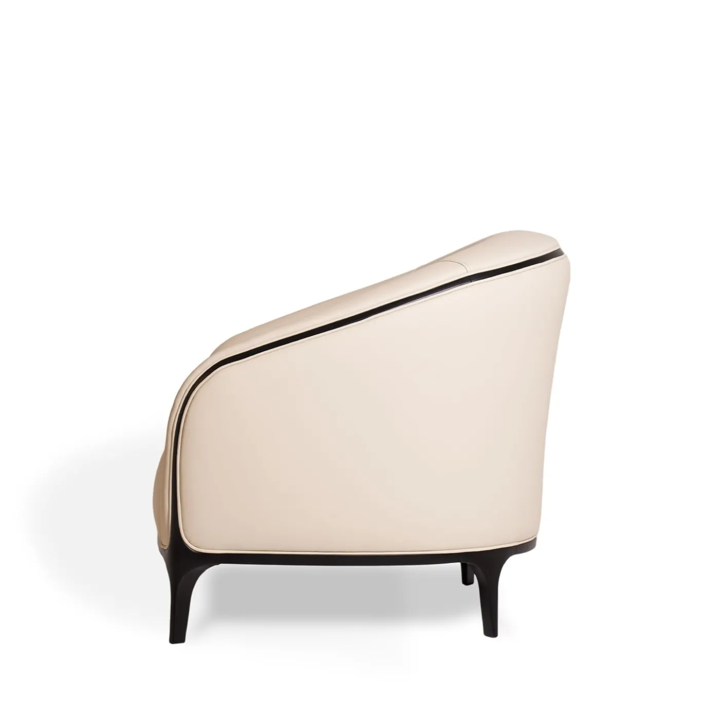 Poltrona Koral bianco panna con profilo laccata nera