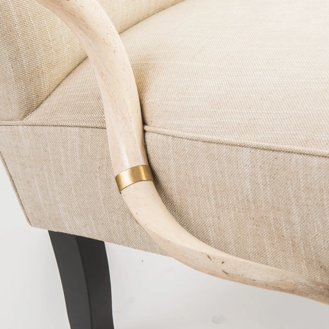 Poltrona Kudu in tessuto di lino beige
