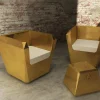 Poltrona Lingotto Gold con braccioli di Garilab di Piter Perbellini