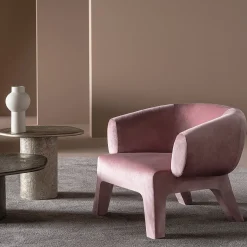 Poltrona Lola in velluto color malva di Paola Navone