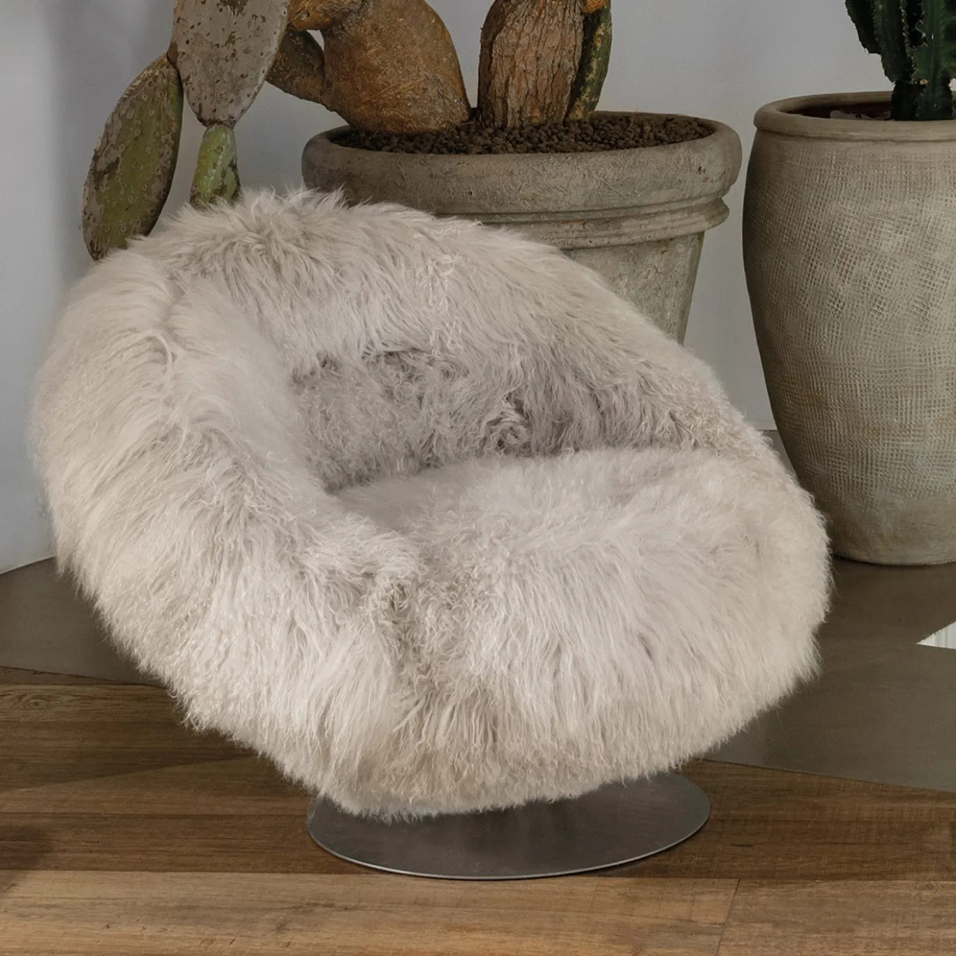 Poltrona Lounge Chantal in cashmere beige della Mongolia
