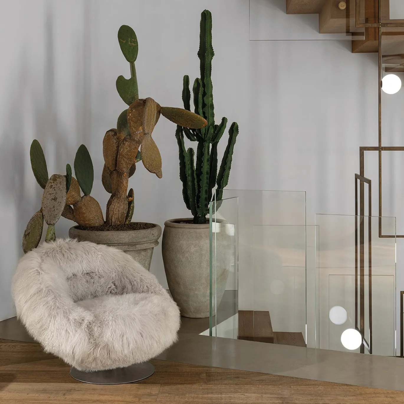 Poltrona Lounge Chantal in cashmere beige della Mongolia