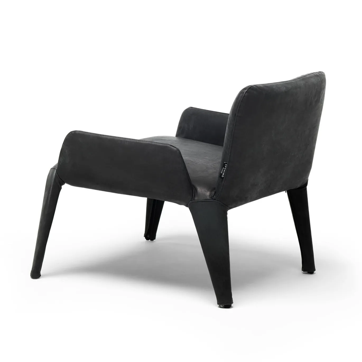 Poltrona Lounge in Pelle Nova con Braccioli