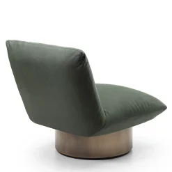 Poltrona lounge in pelle verde Hope con base con finitura in ottone