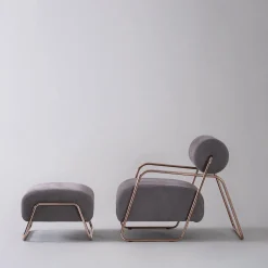Poltrona Lounge Kate Comfort in Pelle Nabuk Grigia con Poggiapiedi
