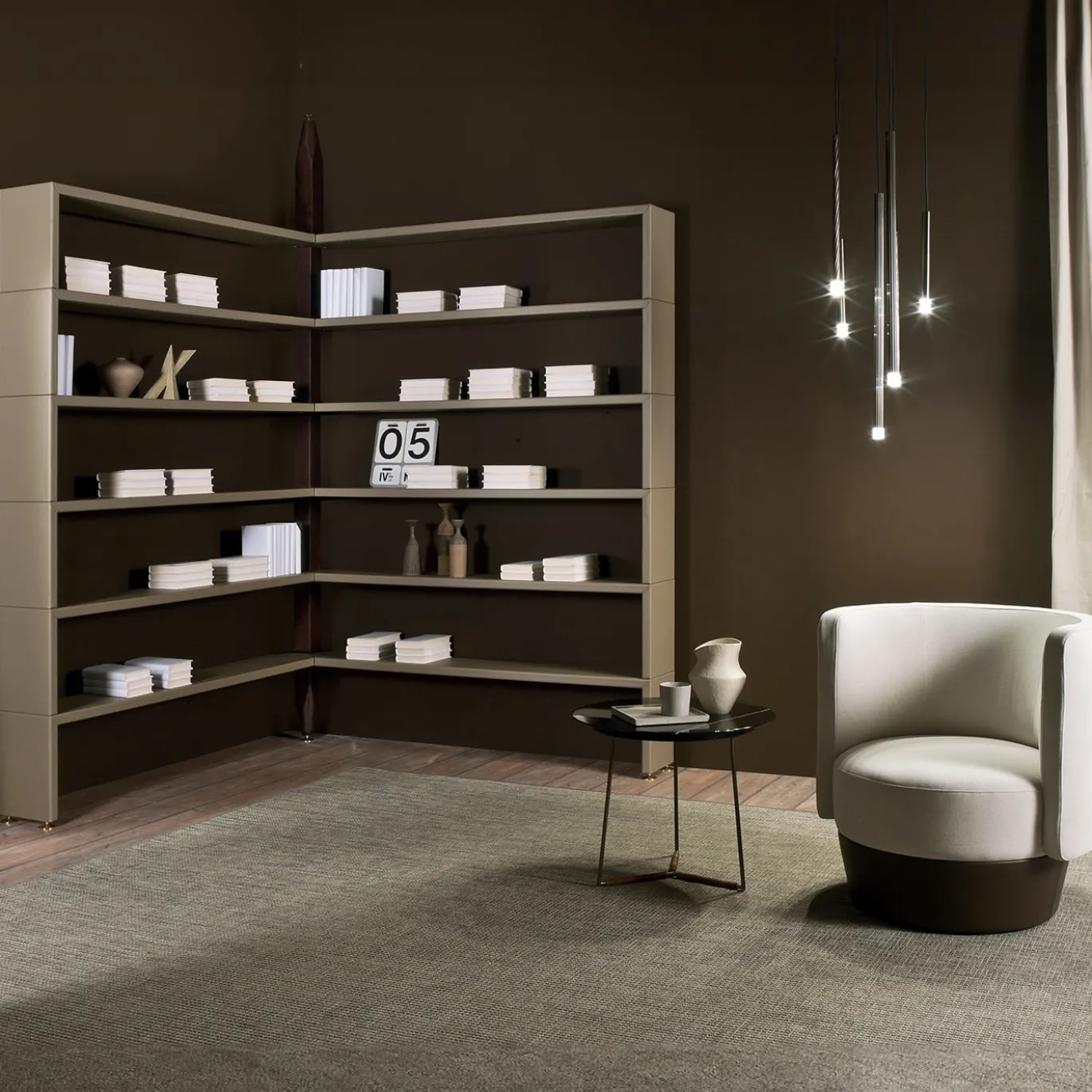 Poltrona Margot in pelle beige