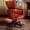Poltrona media in pelle marrone