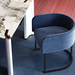Poltrona Moderna in Velluto Blu C-Chair