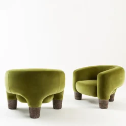 Poltrona Rialto in Velluto Verde Oliva con Gambe in Travertino