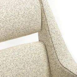Poltrona Richard con gambe in ottone e rivestimento bianco