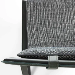 Poltrona Soft Thea in tessuto grigio e pelle nera