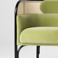 Poltrona Targa Petit in velluto verde di GamFratesi