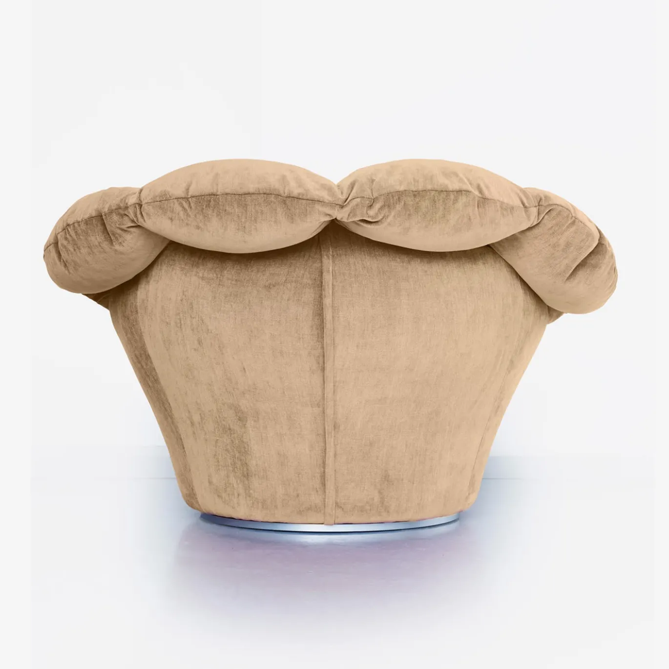 Poltrona Twelve Round in velluto beige caramello