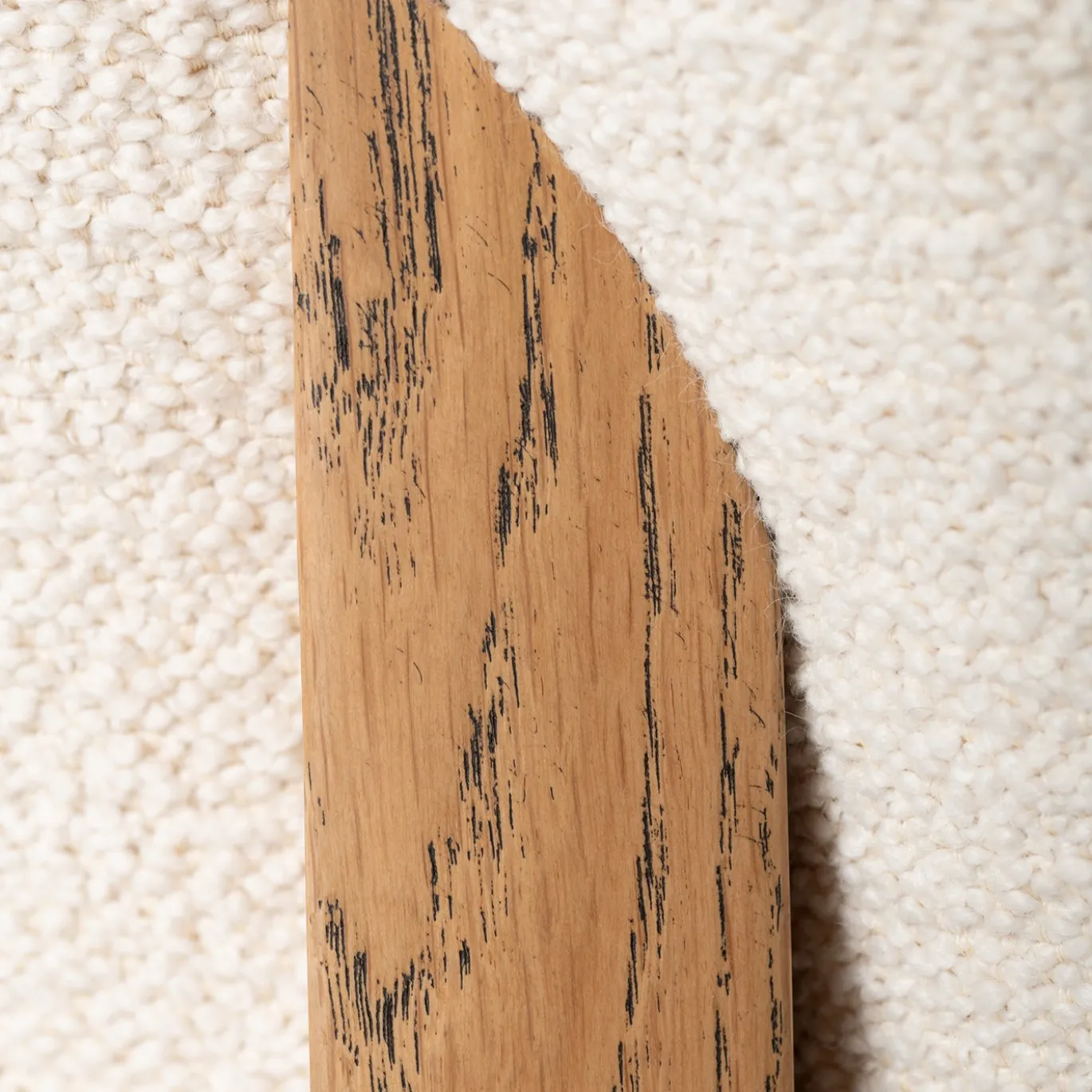 Poltrona Zeta bianco sporco con telaio in rovere