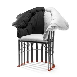 Poltroncina La Pagnotta Bianca e Nera di Gaetano Pesce