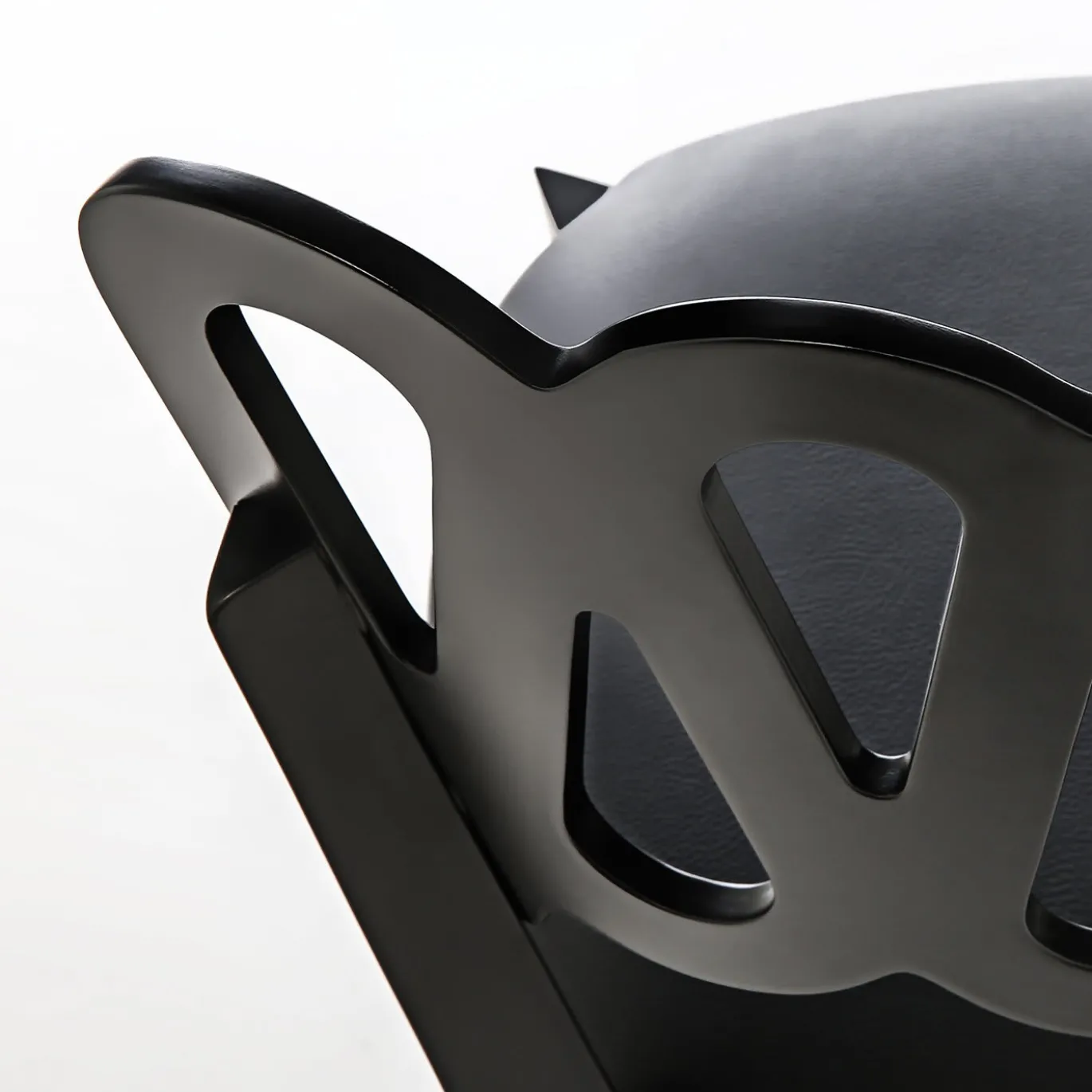 Ponti 969 Sedia in pelle nera di Gio Ponti