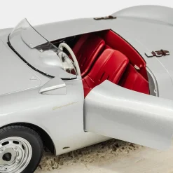 Porsche 550A Spyder in metallo argentato