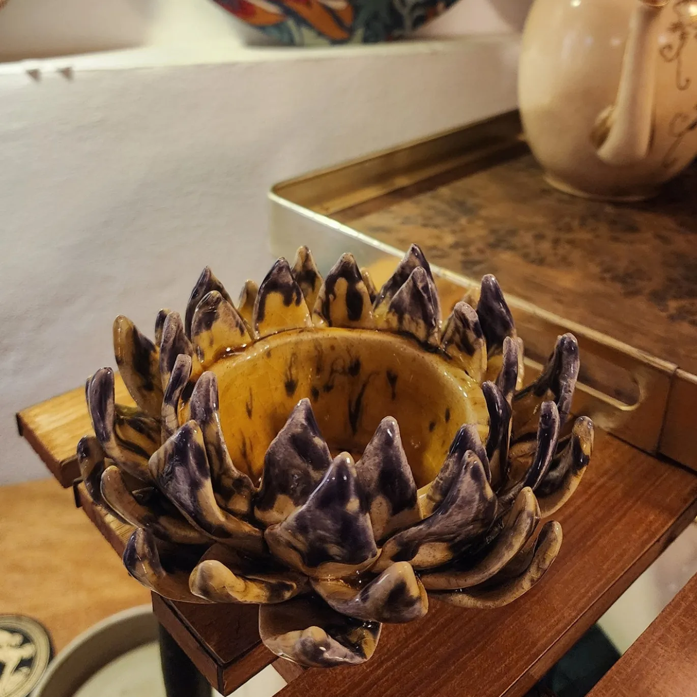 Portacandela per tea light Cynara a forma di carciofo in ceramica smaltata