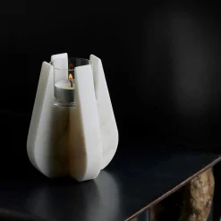 Portacandele a T Drop White Carrara #1 di Alessandra Grasso