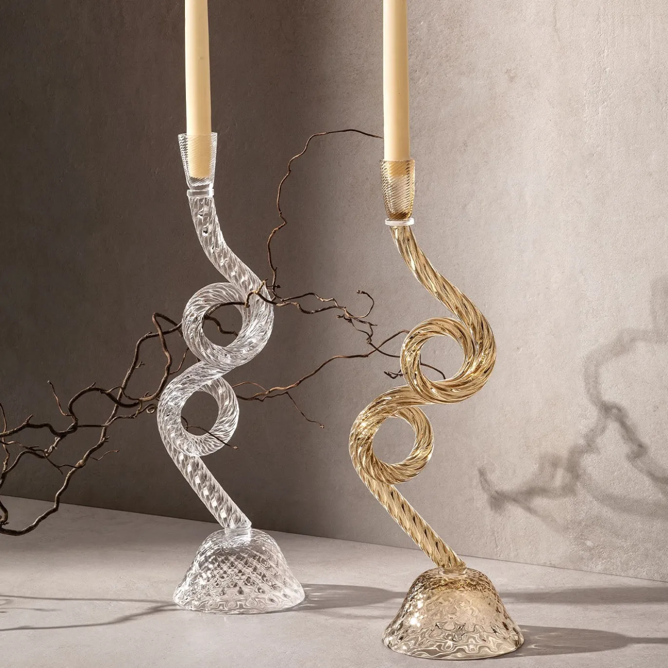 Portacandele The Snake in vetro di Murano beige