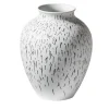 Post Scriptum Vaso bulboso in bianco e nero di Formafantasma #2