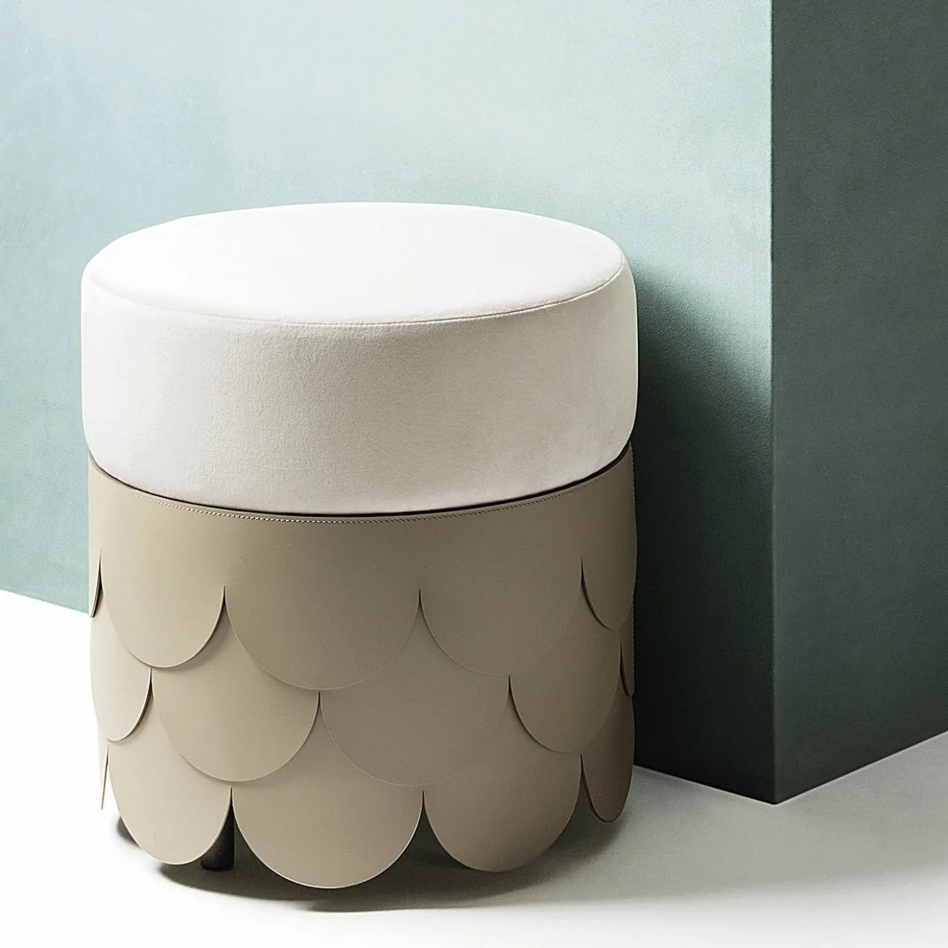 Pouf Charleston in Pelle Color Fango