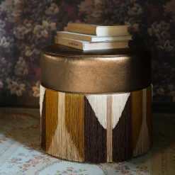 Pouf con frange in pelle metallizzata bronzo