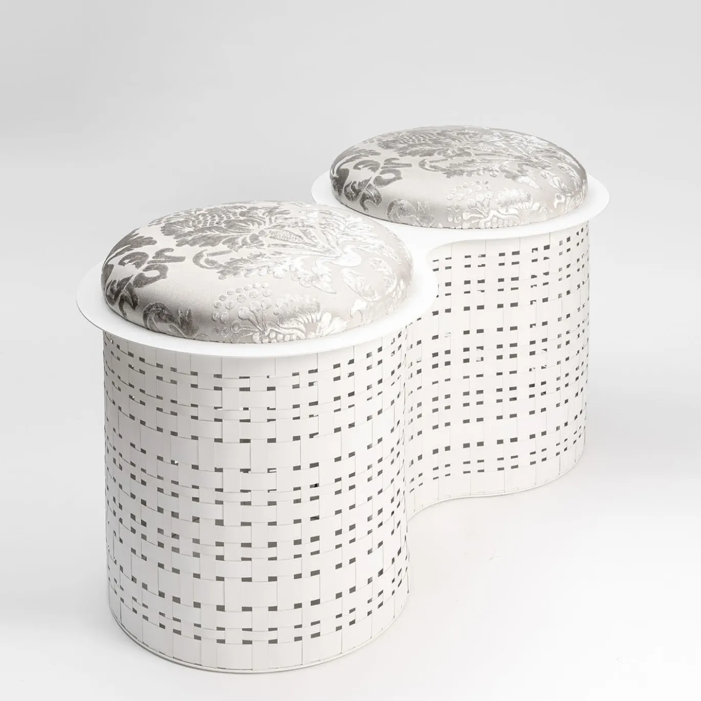 Pouf doppio in metallo bianco Currus