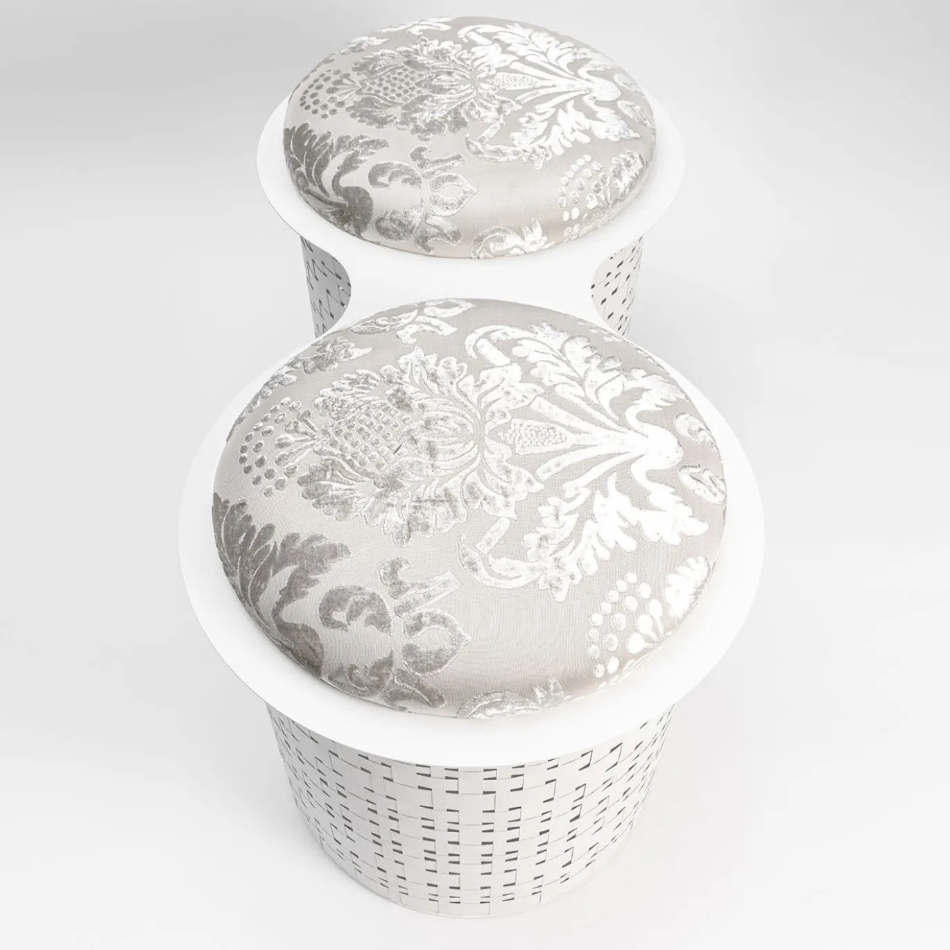 Pouf doppio in metallo bianco Currus