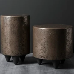 Pouf e tavolino alto in bronzo