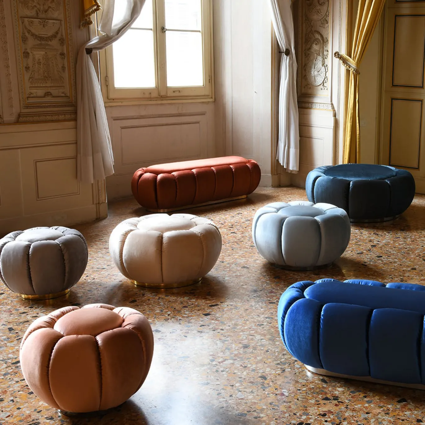 Pouf grigio Arke