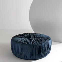 Pouf in pelle blu Drapé