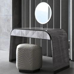 Pouf in pelle di Castello Lagravinese Studio