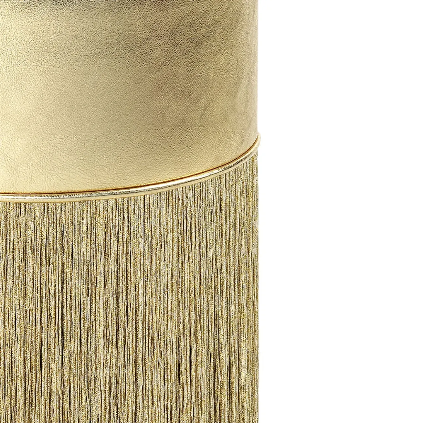 Pouf in pelle metallizzata color oro di Lorenza Bozzoli