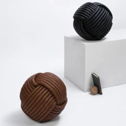 Pouf in pelle Nodo