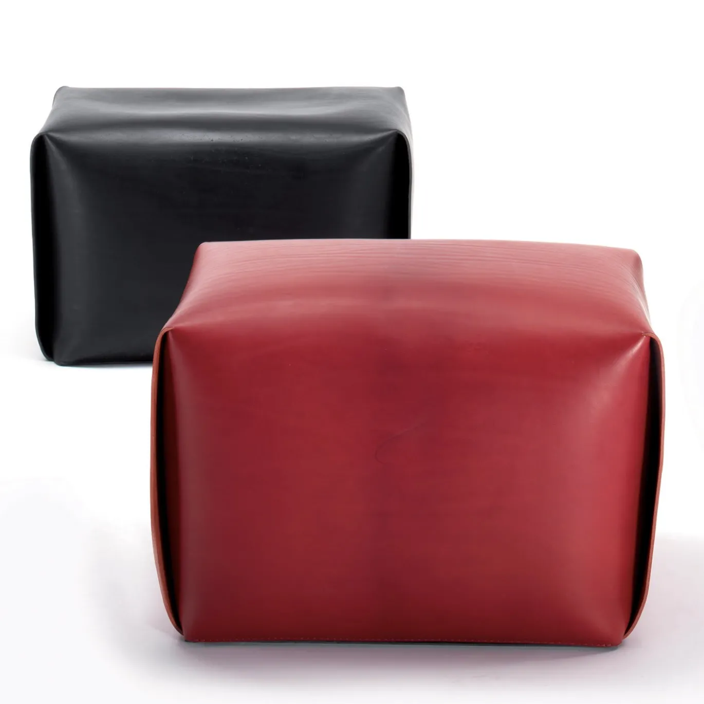 Pouf in pelle rossa Big Bao di Viola Tonucci