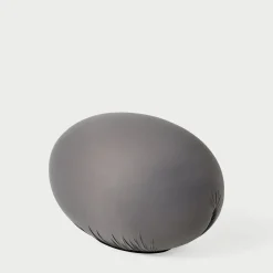 Pouf in tessuto tecnico grigio Tato di Denis Santachiara