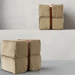 Pouf in velluto beige Docker