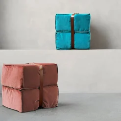 Pouf in velluto rosa antico Docker