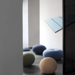 Pouf Tato in tessuto tecnico blu