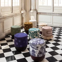 Pouf Vague Rosa con tessuto d'archivio Rubelli e base in cesta