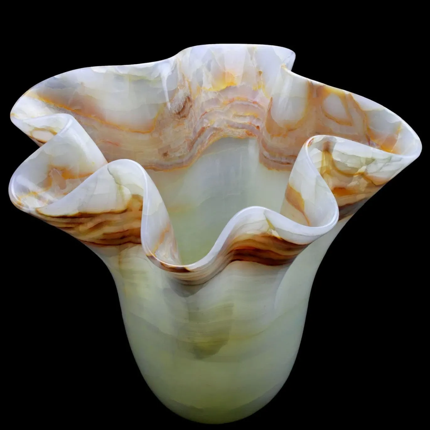 PV05 Vaso scultoreo in onice bianco