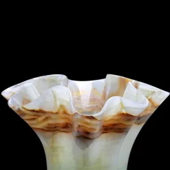 PV05 Vaso scultoreo in onice bianco