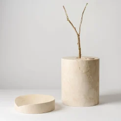 Qui e Ora Vaso in travertino di Ostuni
