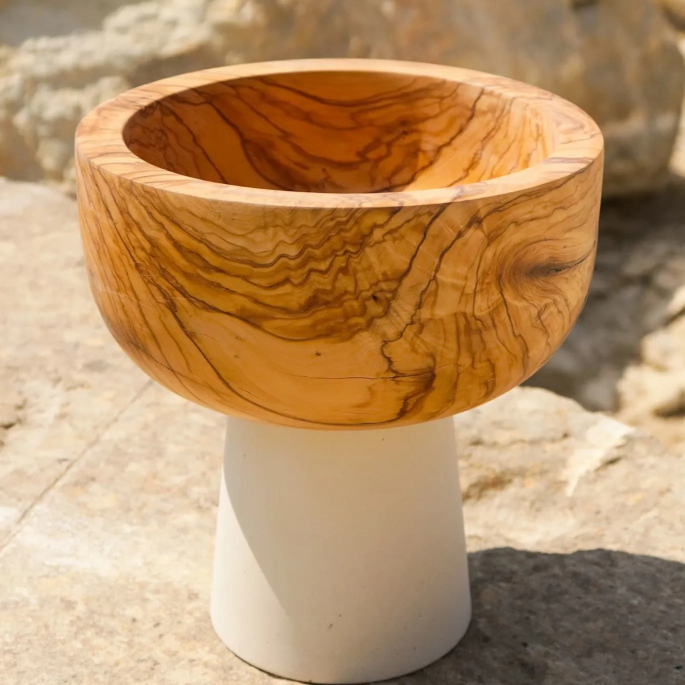 Rito N. 2 A Coppa Decorativa in Legno d'Ulivo e Pietra Leccese
