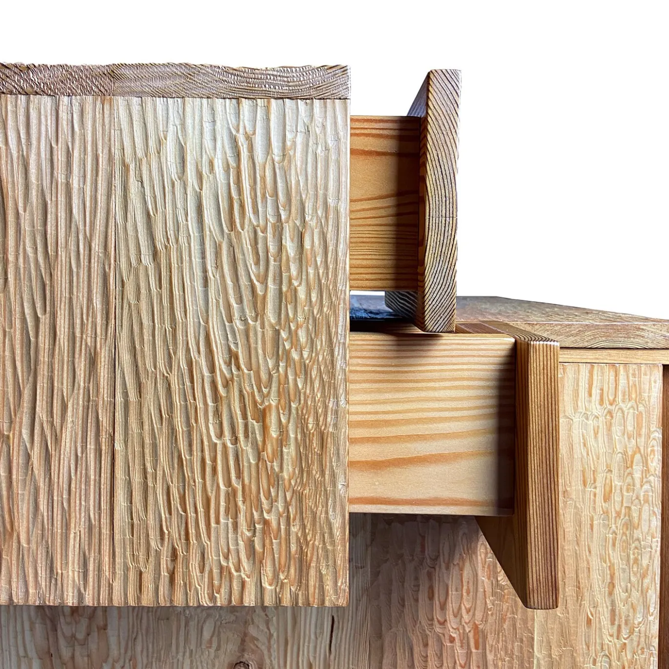 Scolpizio Sideboard Asimmetrico in Larice
