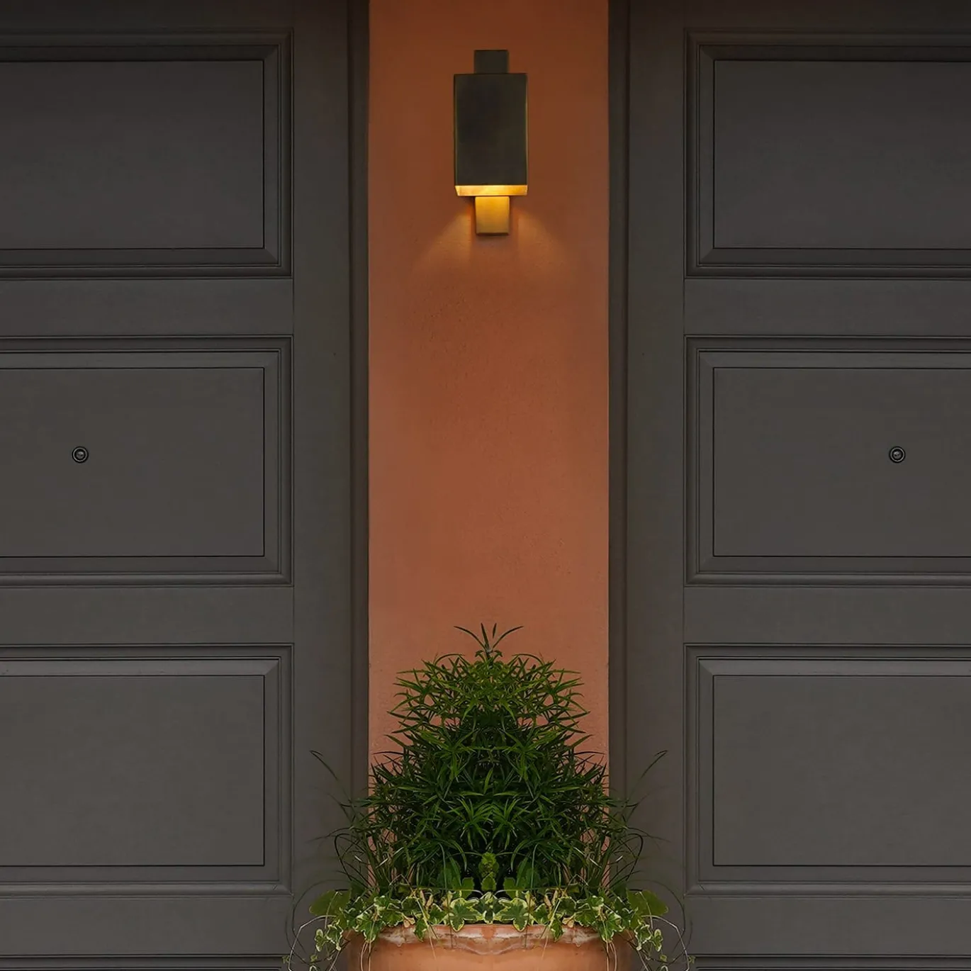 Sconce Liù II in ottone brunito