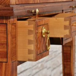 Scrittoio Cilindrico a Rullo in Legno