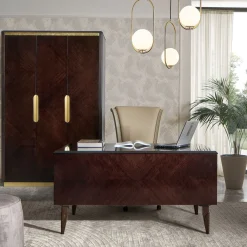 Scrivania in Eucalipto Scuro con Maniglie in Ottone