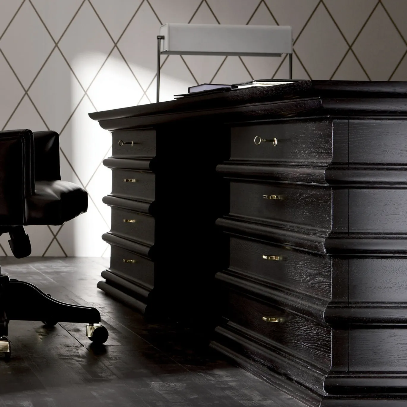 Scrivania Manon in legno nero con piano scorrevole